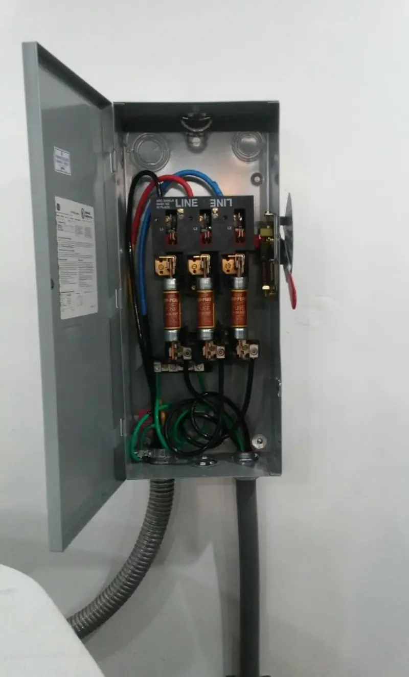 Three-phase disconnect switch installed for Smoke Detector Installation in Hickory Creek
